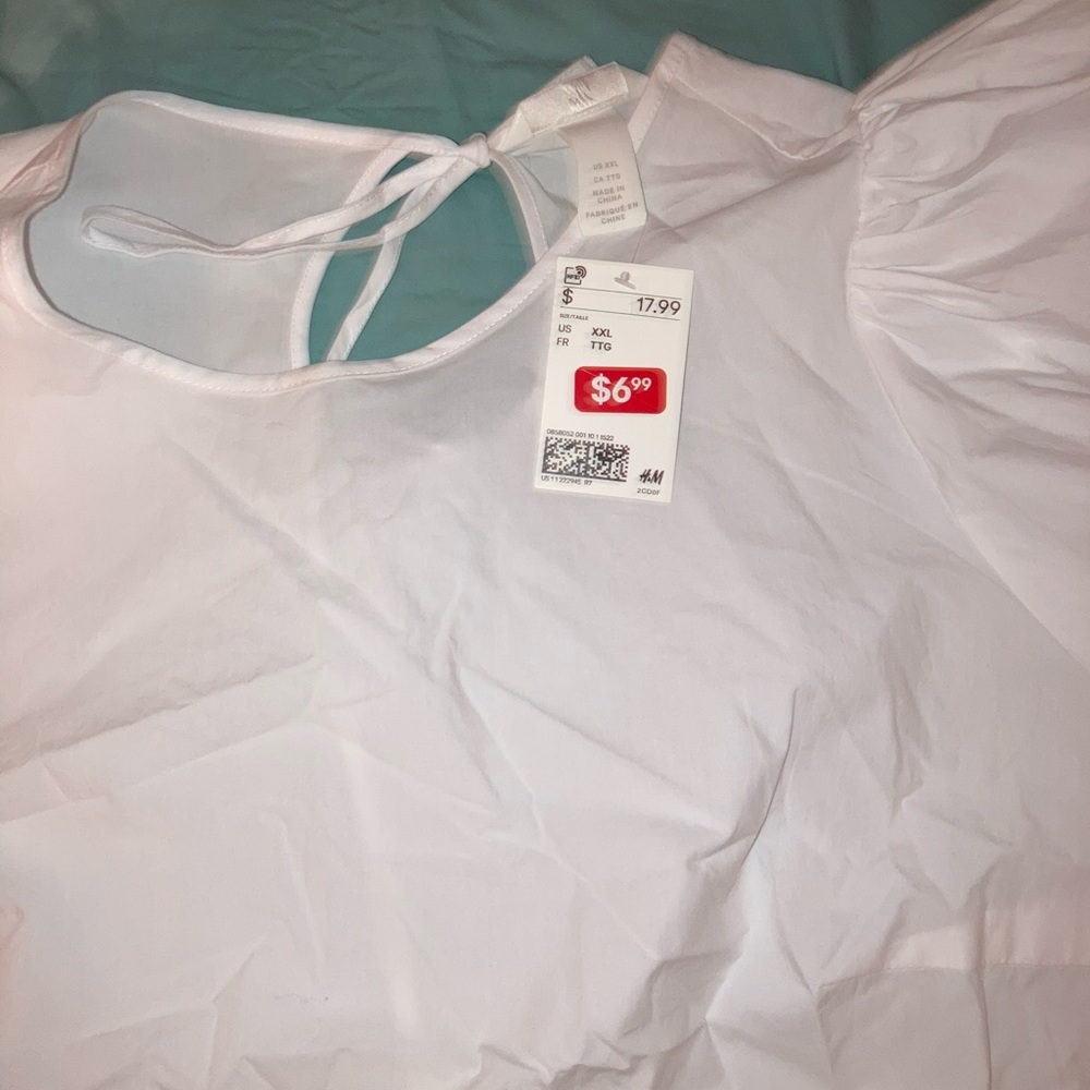 White puff sleeve shirt